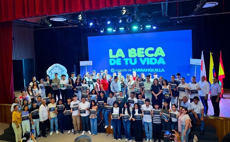 45 jóvenes barranquilleros cumplen el sueño de estudiar en la U. con beca completa