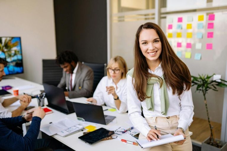 5 claves para impulsar la empleabilidad juvenil en Colombia