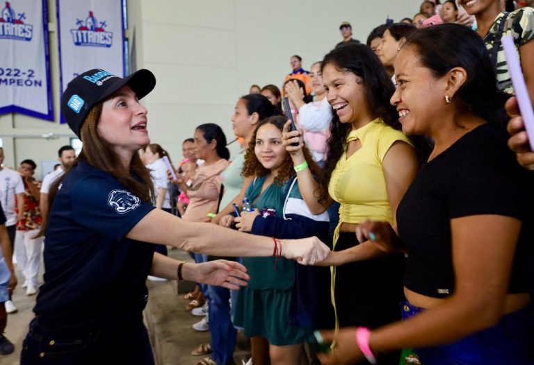 600 madres de Barranquilla reciben paquetes alimentarios