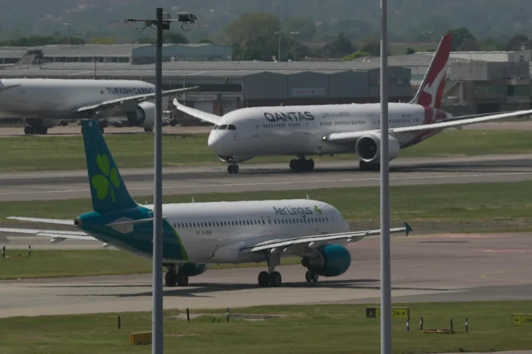 Aeropuerto de Heathrow cierra este viernes tras incendio que dejó sin electricidad parte de Londres