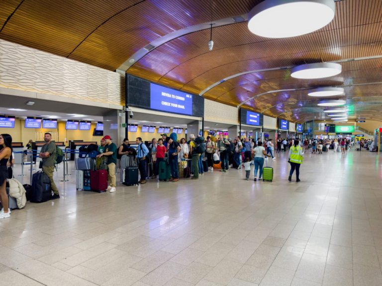 Aeropuerto Rafael Núñez de Cartagena proyecta récords de pasajeros en temporada alta