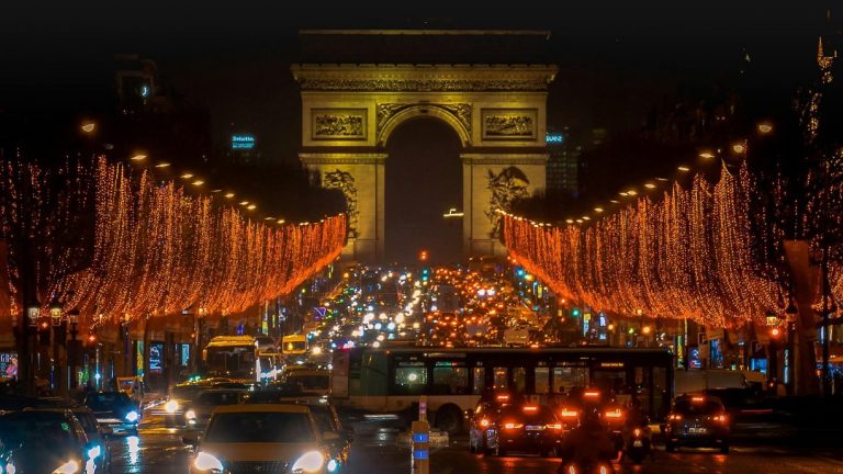 Air France, a París desde Bogotá en vuelo directo para vivir la magia de la Navidad