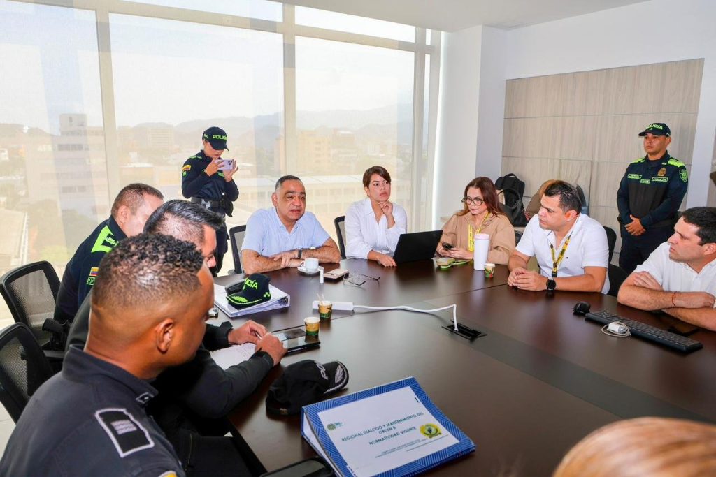 Alcalde de Santa Marta pide corredor humanitario en la Troncal del Caribe por operativos contra autodefensas