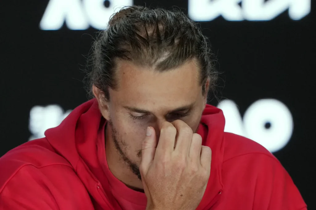 Alexander Zverev pierde su tercera final de Grand Slam ante Jannik Sinner en Australia