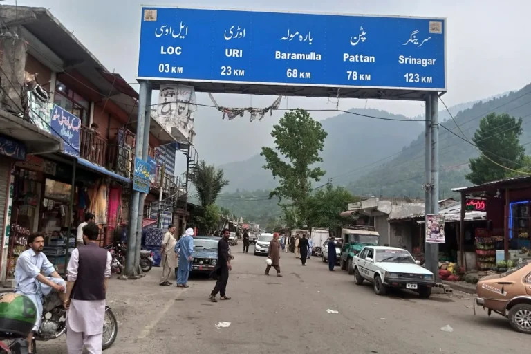 Amenaza de guerra con India deja vacío un pintoresco destino turístico de Pakistán