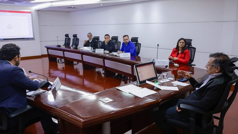 Análisis a los 4 meses de intervención de Air-e dominó reunión de la Creg con Petro