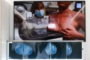 Aprueban medicamento que frena difusión de un tipo de cáncer de seno