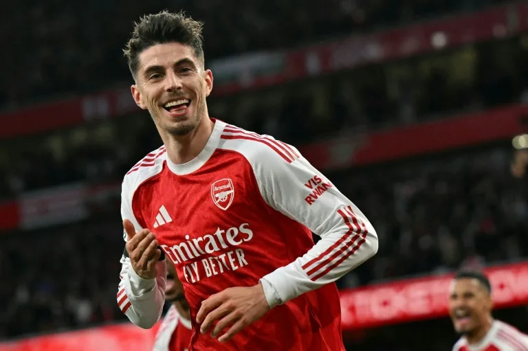 Arsenal gana por la mínima al Burnley y queda a un paso de conquistar la Premier League