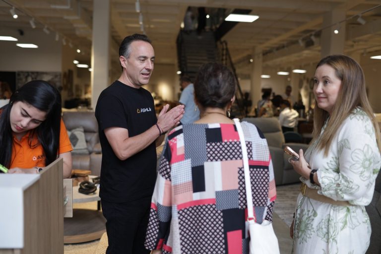 Ashley Furniture abre su primera tienda en Barranquilla con más de 10.000 productos disponibles