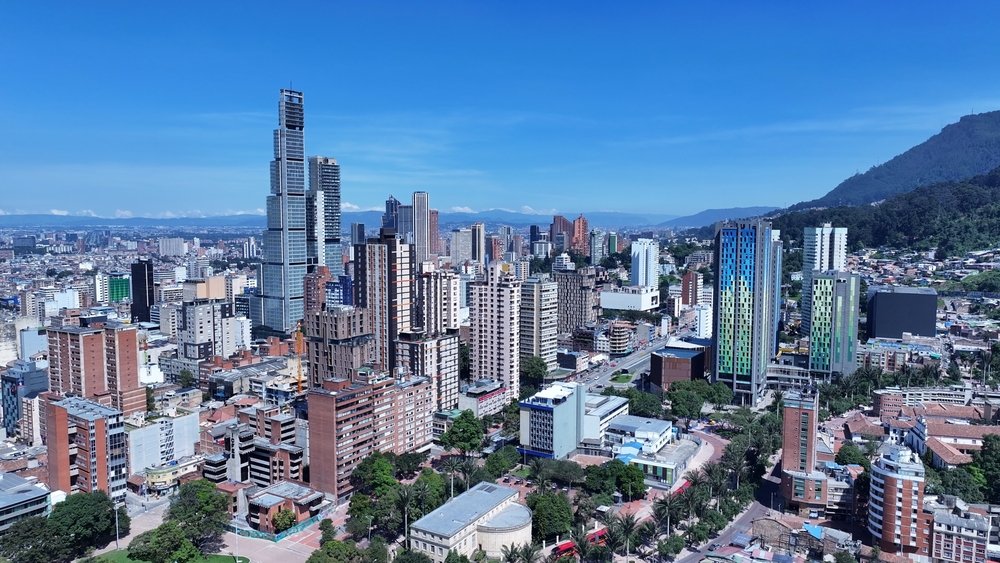 Así se mueve la vivienda en 2025: ventas suben 47,5% y tasas bajan 3,8 puntos