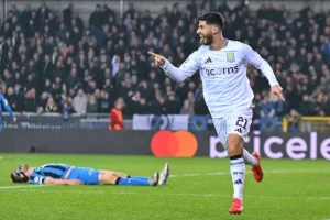 Aston Villa gana 3-1 en Brujas y acaricia los cuartos de Champions