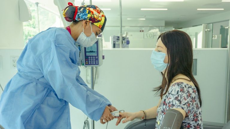 Aumentan los hospitales que ofrecen atención integral de cáncer en adultos
