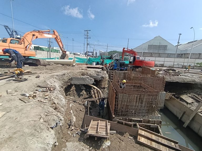 Avanza construcción de colectores sanitarios Bellavista y Pescaíto