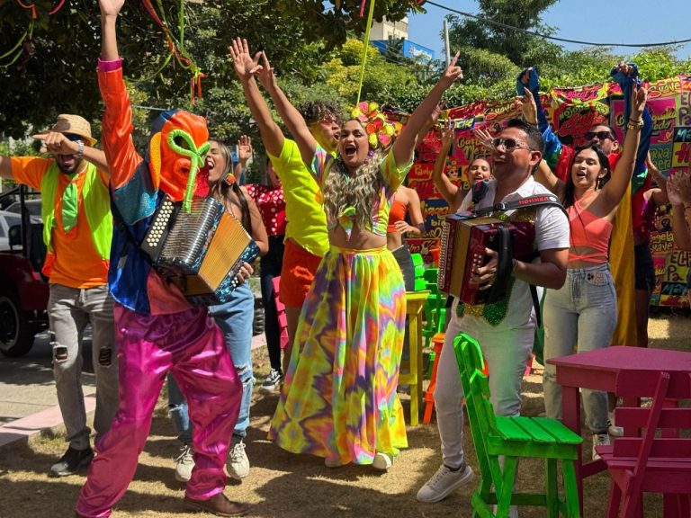 “Barranquilla baila al ritmo de ‘Parranda en Carnaval’, el nuevo video de Mariángel Sarabia”