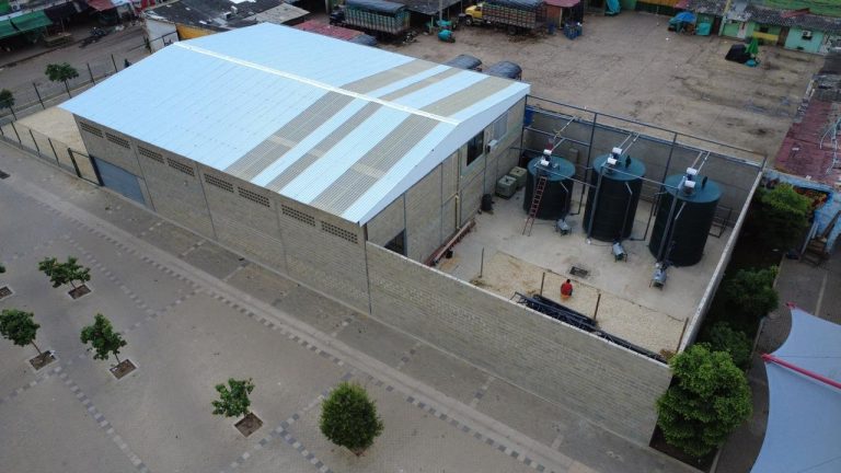 Barranquilla monta planta que transforma frutas en mal estado en fertilizantes y abonos orgánicos