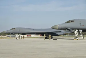 Bombarderos estadounidenses B-1B sobrevuelan costa venezolana
