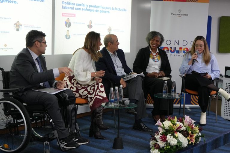 Brechas y desafíos en la vinculación laboral de mujeres empresarias