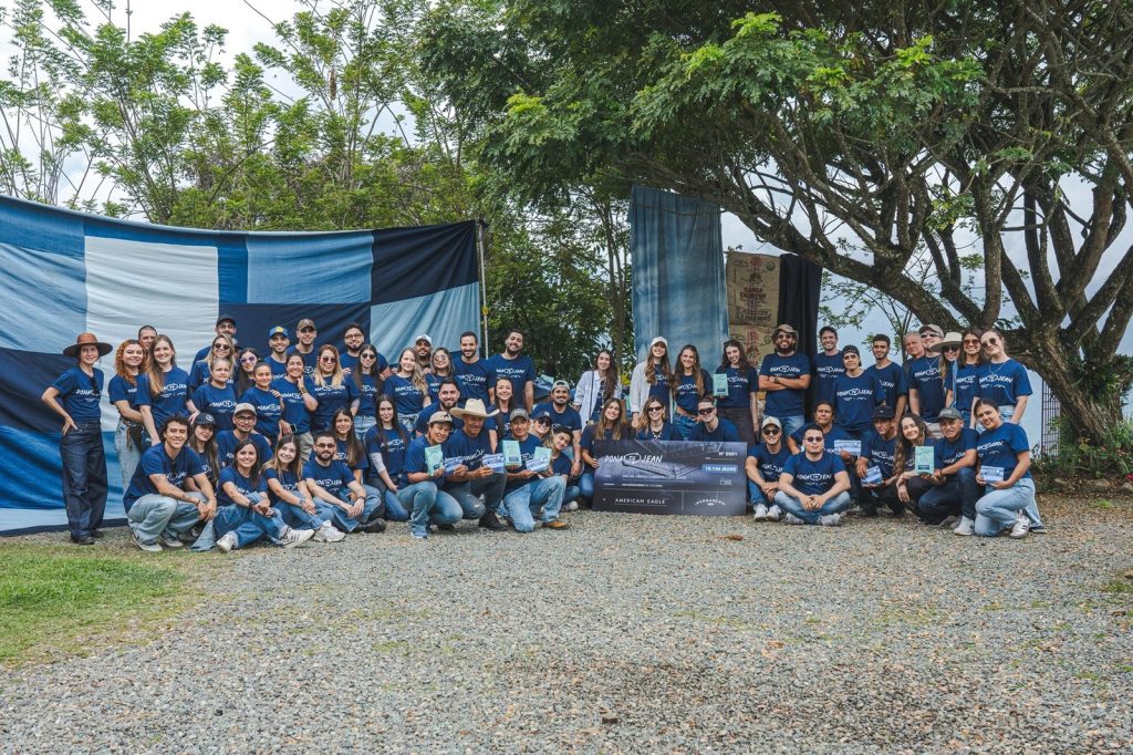 Campaña ‘Dona tu Jean’ de American Eagle supera su meta con 10.147 pantalones recolectados