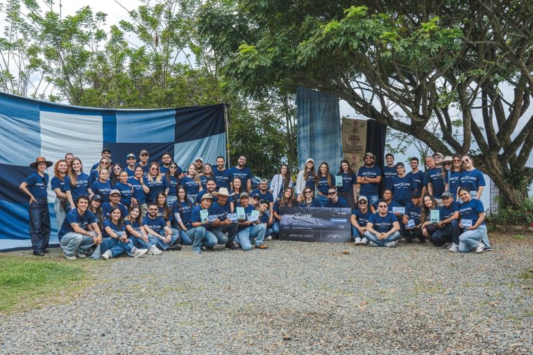 Campaña ‘Dona tu Jean’ de American Eagle supera su meta con 10.147 pantalones recolectados
