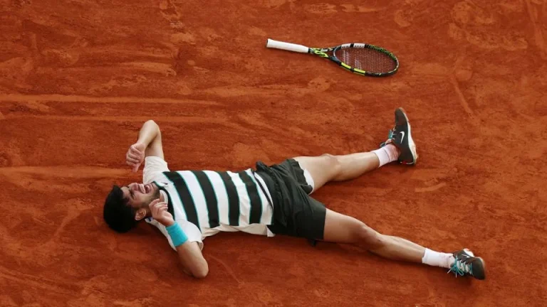 Carlos Alcaraz gana Roland Garros en una histórica remontada para derrotar a Jannik Sinner