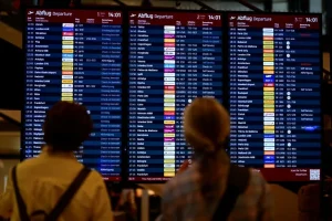 Ciberataque provoca retrasos y cancelaciones en importantes aeropuertos de Europa