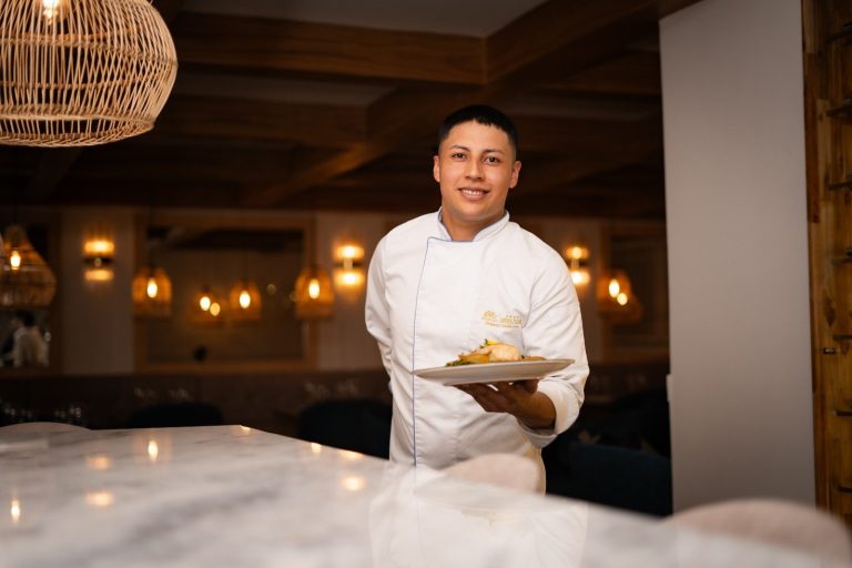 Colombia a la Mesa lanza el Libro de Oro: lista oficial de bares, panaderías y restaurantes de calidad