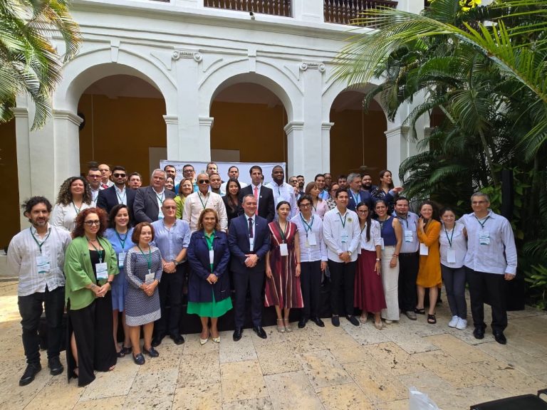 Colombia lidera agenda regional para el acceso a los alimentos saludables en América Latina