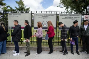 Colombia se ofrece a asumir costos del transporte de deportados