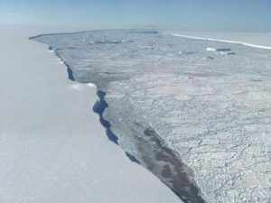 Comienza travesía a la Antártica para investigar efectos del cambio climático