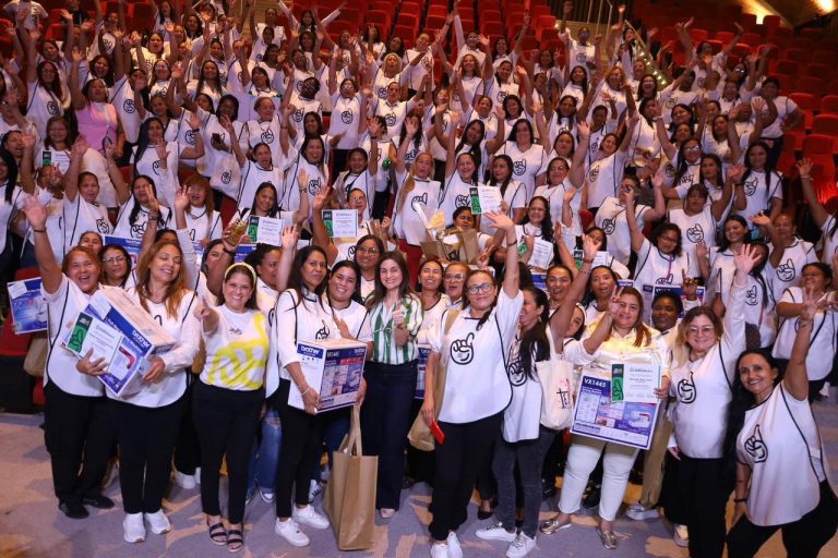 Con hilo y aguja 150 mujeres barranquilleras transforman su futuro