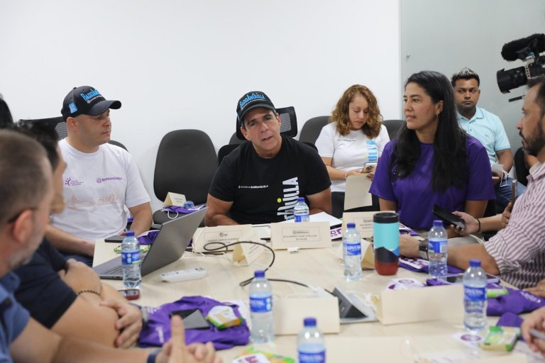 Con la promesa de modernizar servicio de taxis, Alcaldía deroga pico y placa en Barranquilla