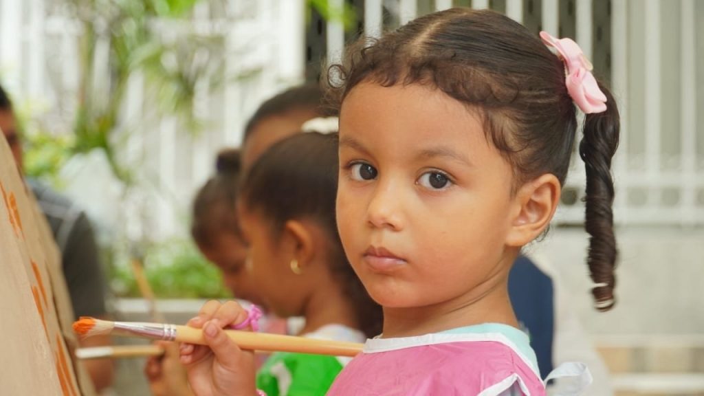 Conflicto armado, movilidad humana y cambio climático, la triple crisis que afecta a la niñez