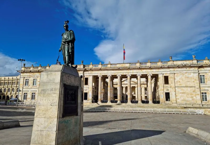 Congresistas firman compromiso para modernizar y democratizar el turismo