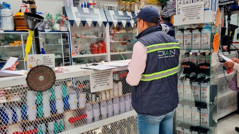 Dian imputará penalmente a más de 11.000 contribuyentes por no consignar retenciones e IVA
