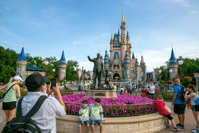 Disney registra sólidas ganancias en el segundo trimestre