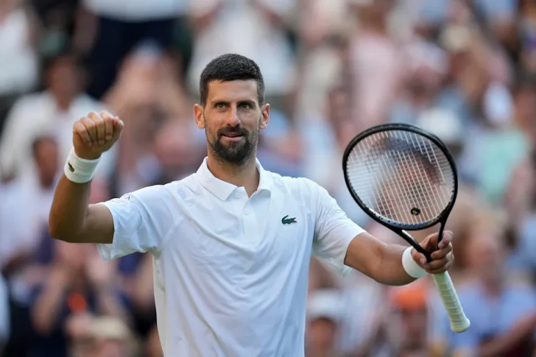 Djokovic alcanza la semifinal de Wimbledon por 14ma ocasión y enfrentará a Sinner
