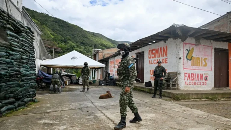 Ejército Nacional rescató a 57 militares retenidos por los pobladores en Cauca