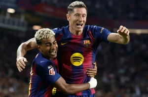 El Barça remonta ante Real Sociedad y se pone líder en el regreso de Yamal