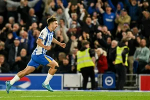 El Brighton remonta al campeón Liverpool