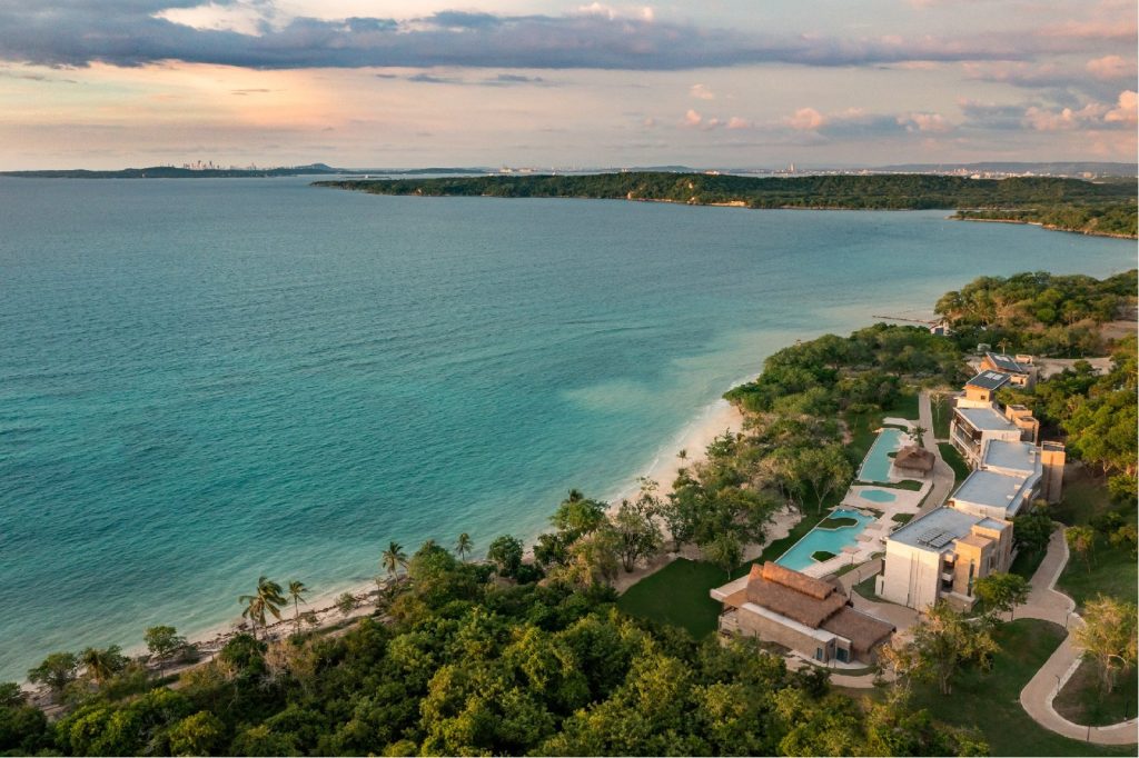 El Caribe colombiano se viste de azul, blanco y rojo para celebrar la Fiesta Nacional de Francia