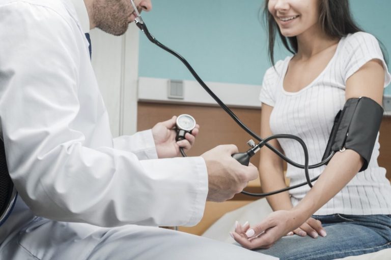 El colesterol y su impacto en la salud cardiovascular de las mujeres