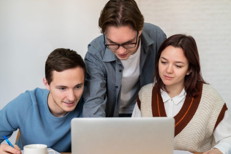 ¿El empleo de los jóvenes en Colombia tiene futuro? ¿Es posible impulsarlo?