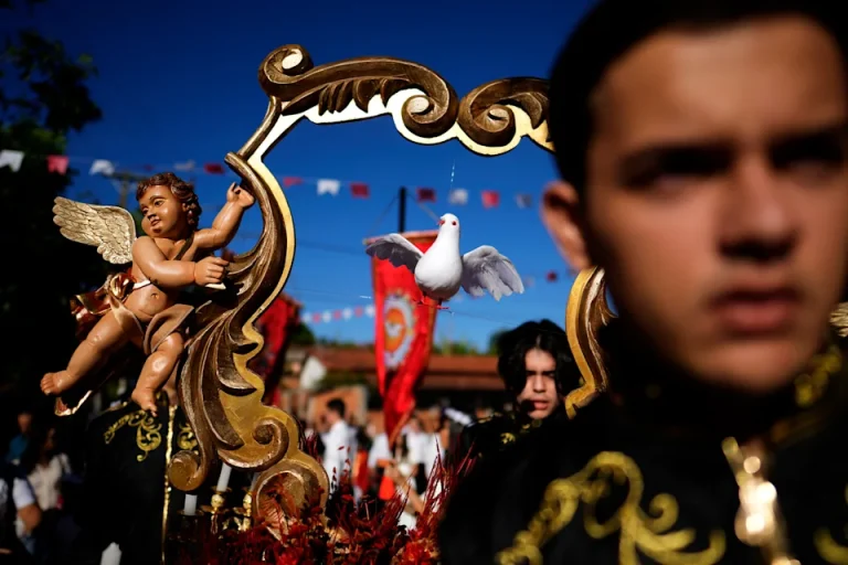 El festival Cavalhadas de Brasil celebra al Espíritu Santo