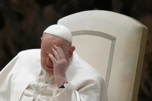 El papa aumentó su actividad física y celebró el inicio de la Cuaresma, dice el Vaticano