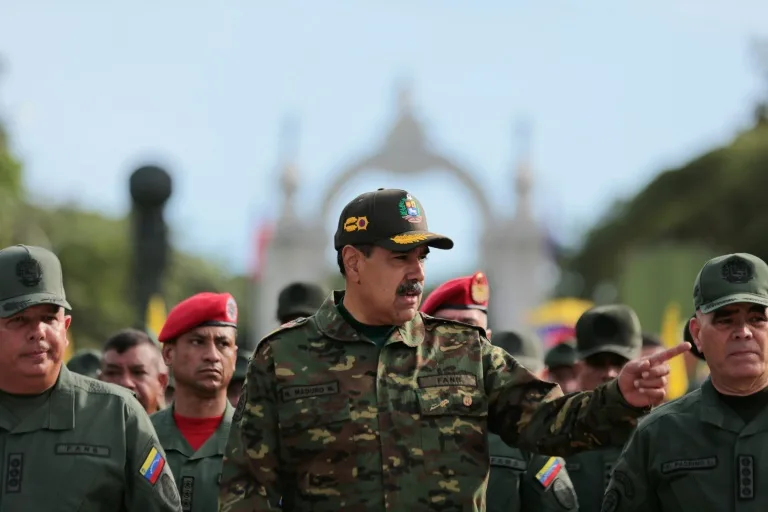El poderío militar de EEUU acabó con la capacidad de Maduro de sostenerse en el poder