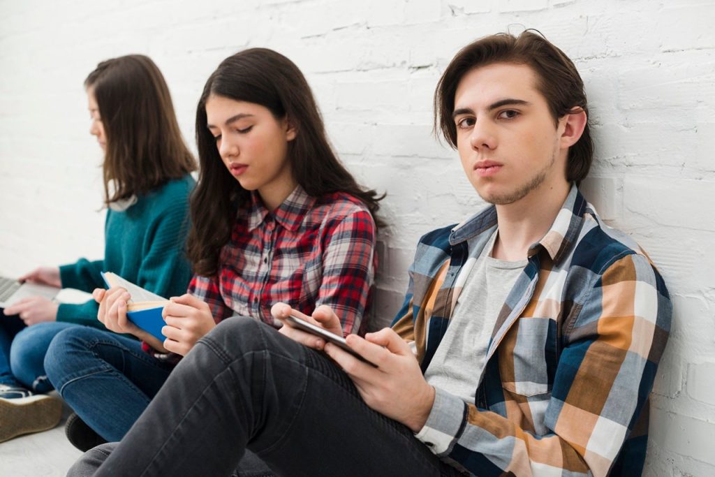 Elecciones: ¿por qué tantos jóvenes siguen desconectados de las urnas?