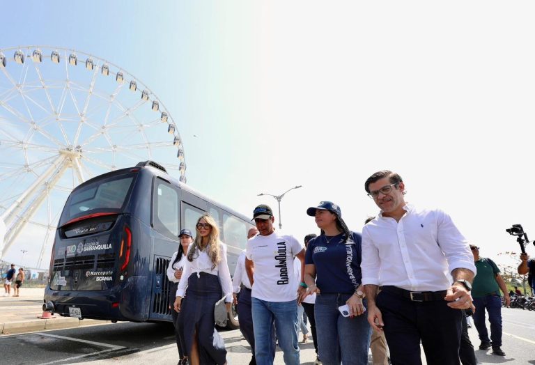 En Barranquilla le devolvemos la dignidad al pasajero con esta nueva flota de Transmetro: alcalde Char