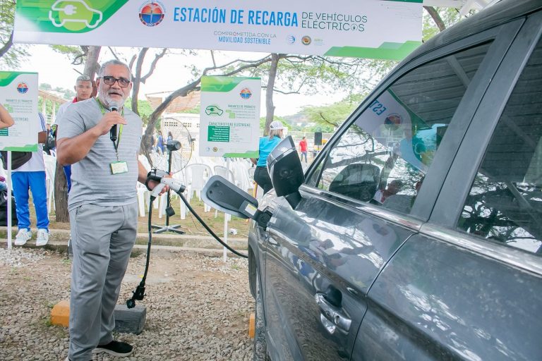 En un mes se duplicaron las ventas de vehículos eléctricos en Colombia