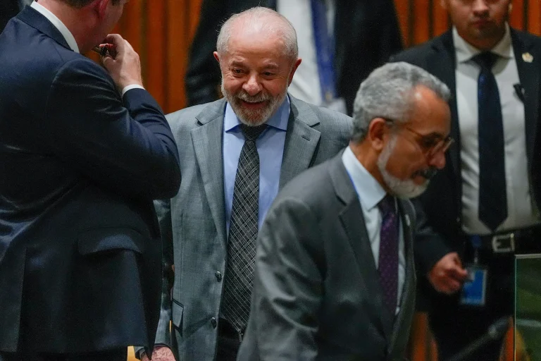 Encuentro entre Trump y Lula allanaría camino para deshielo en relaciones EEUU-Brasil