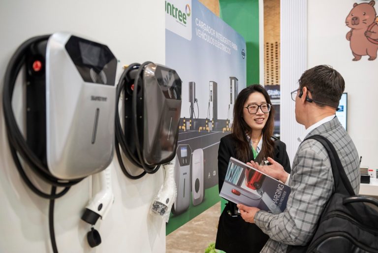 Exposolar 2025: impulso a la movilidad eléctrica y al desarrollo sostenible del país